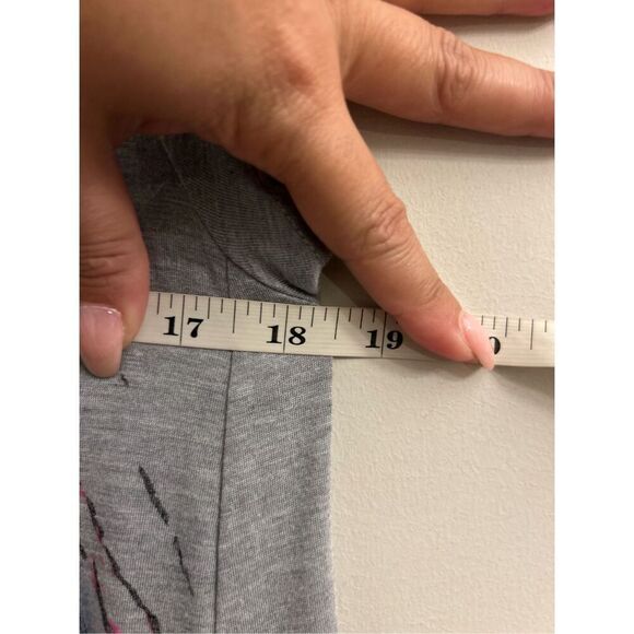 Chelsea & Violet Parrot print Waterfall Tunic T-shirt size S bird lady - Picture 5 of 6